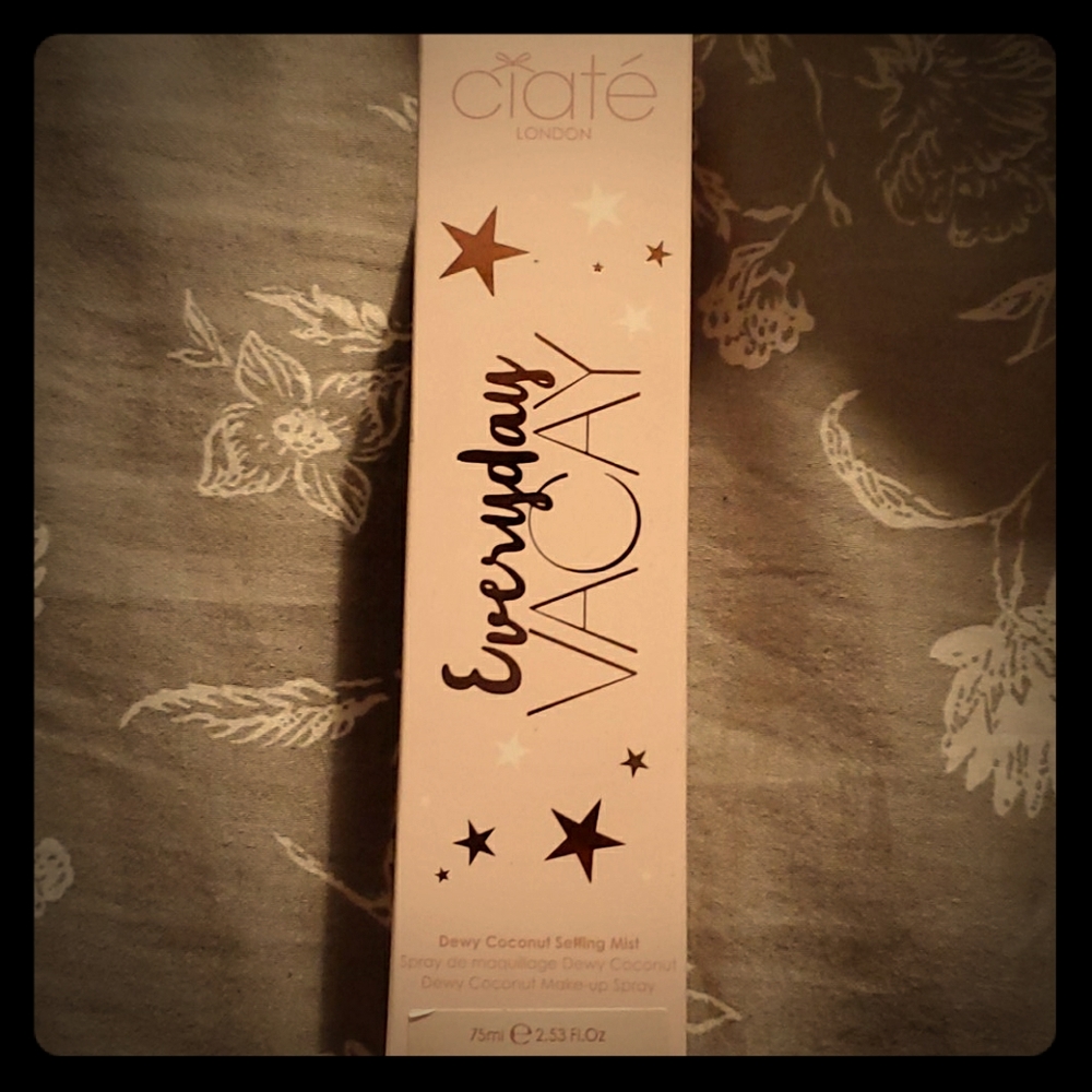 Ciaté London Everyday Vacay Coconut setting spray